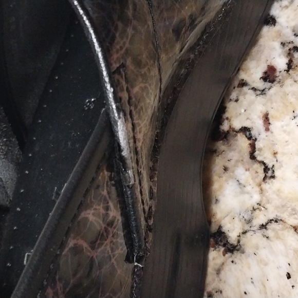 Dansko clog. Iridescent color. - Picture 3 of 7